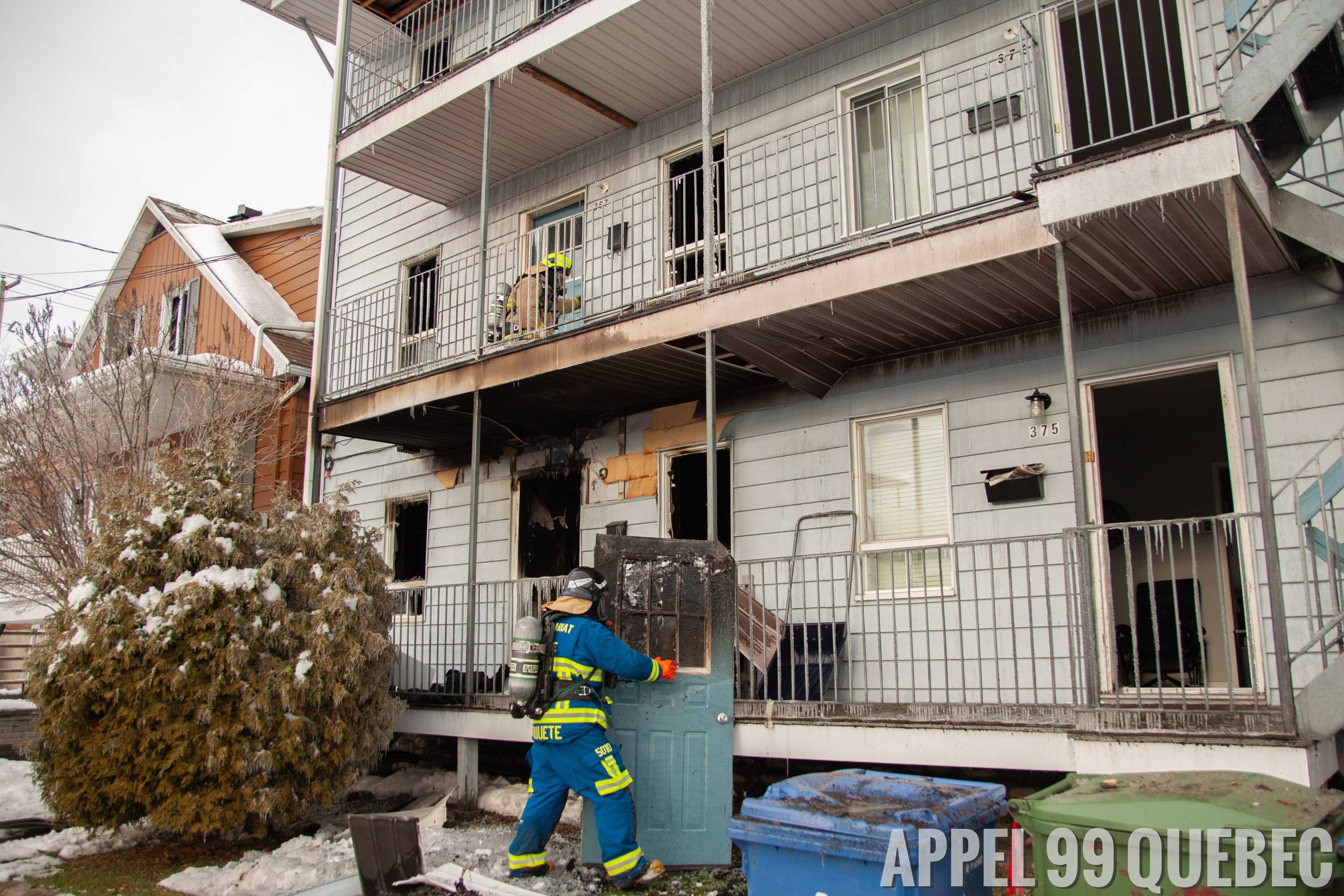 Photos prises le lendemain de l'incendie.