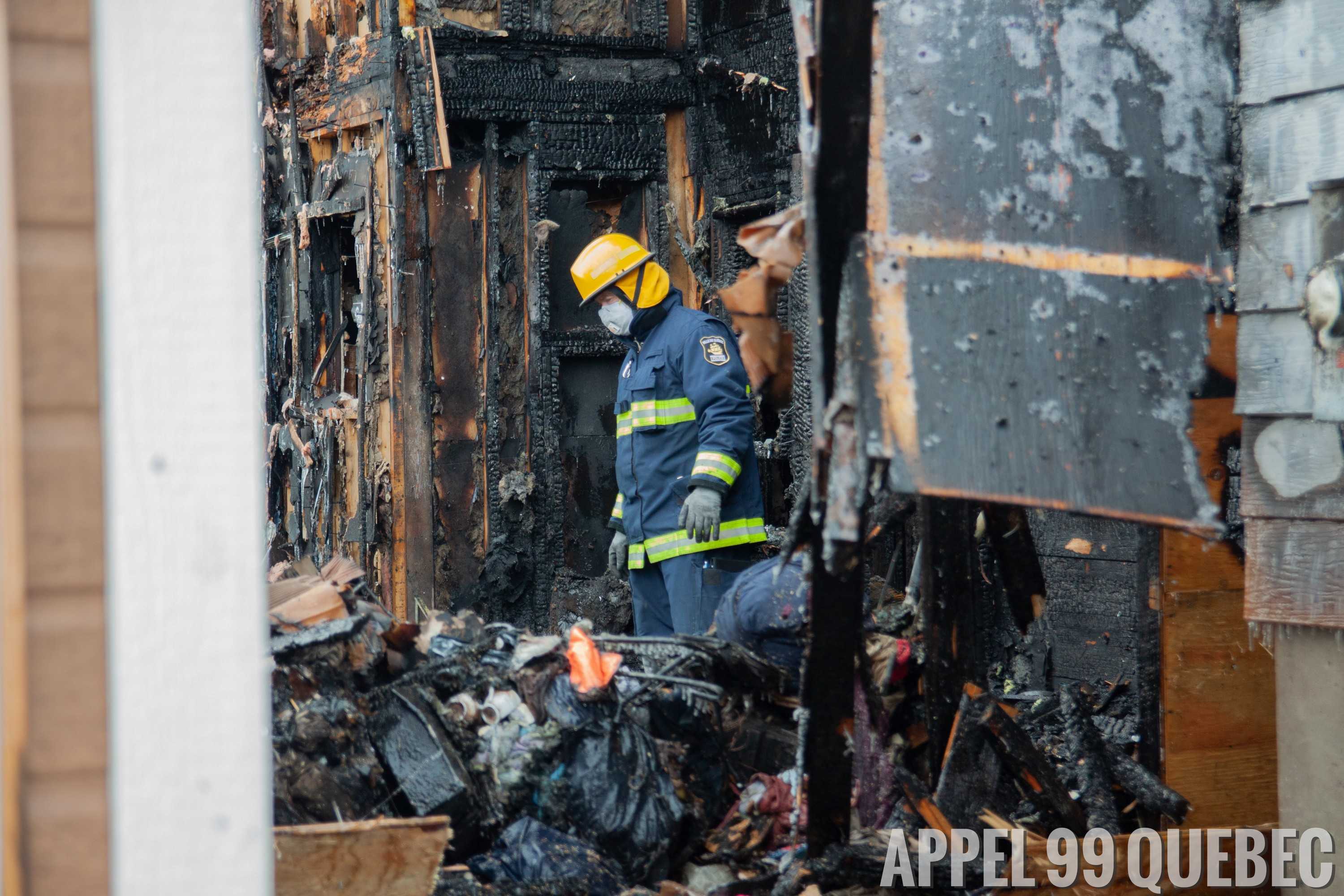 Photos prises le lendemain de l'incendie.