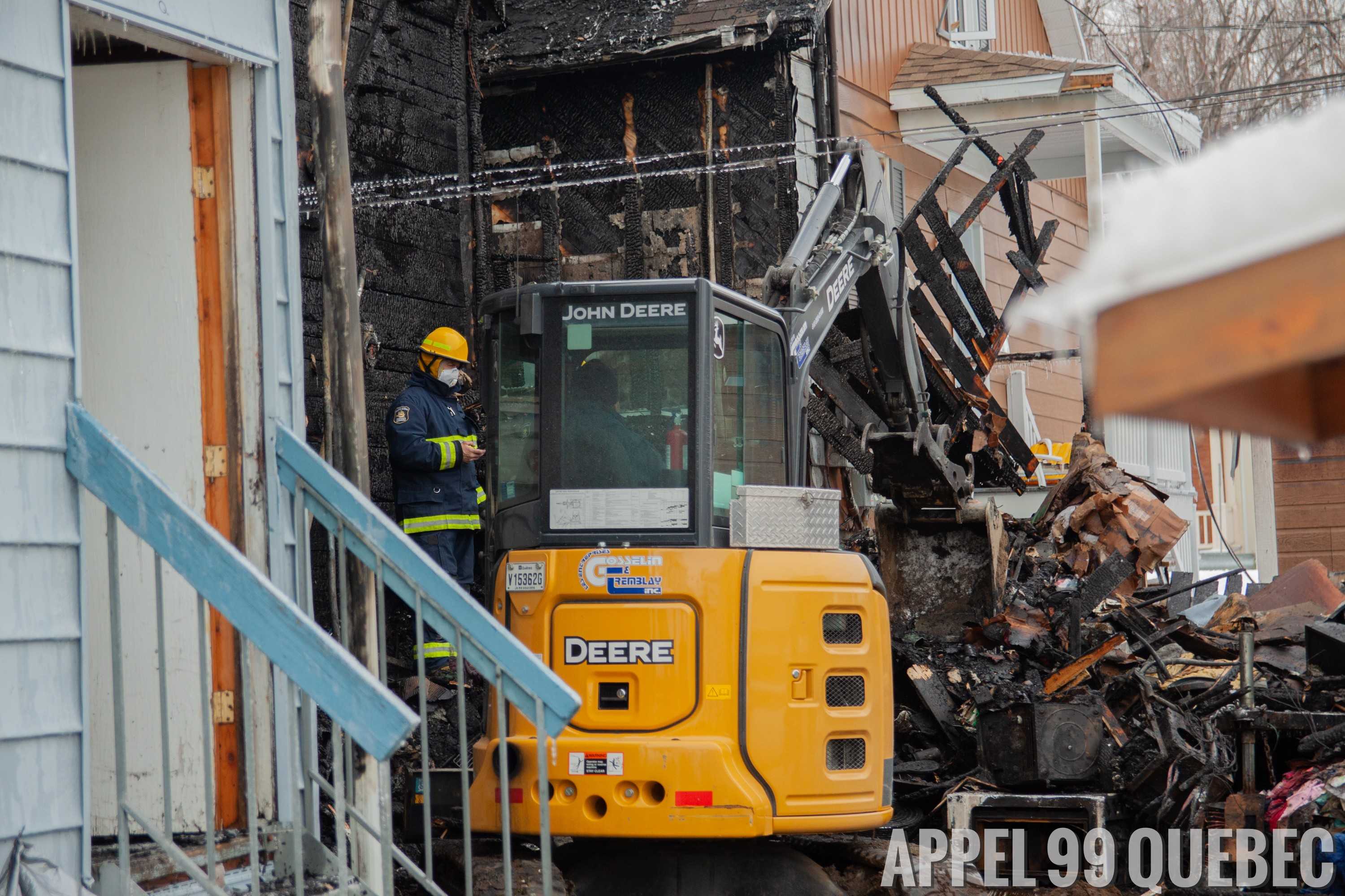 Photos prises le lendemain de l'incendie.